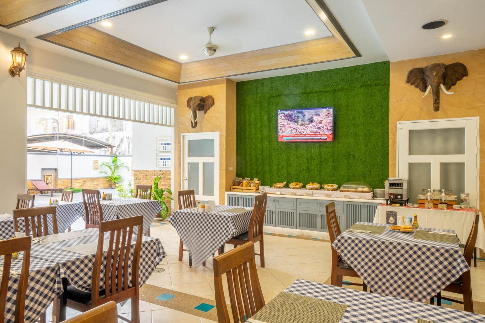 La Vintage - Patong, Phuket 4* Patong